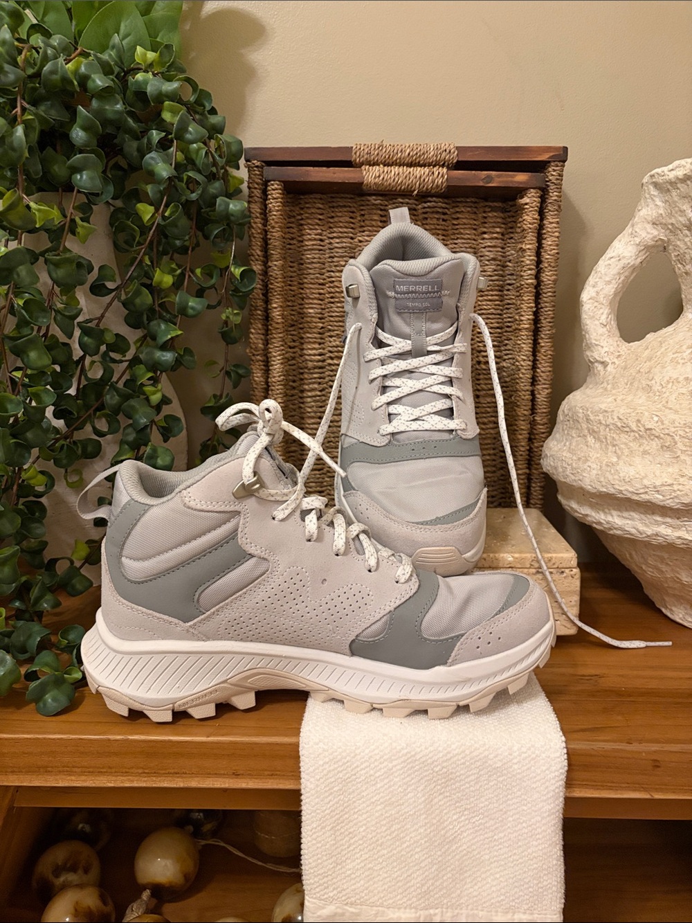 Merrell Women's Light Gray Athletic Hiking Sneakers - Picture 3 of 15